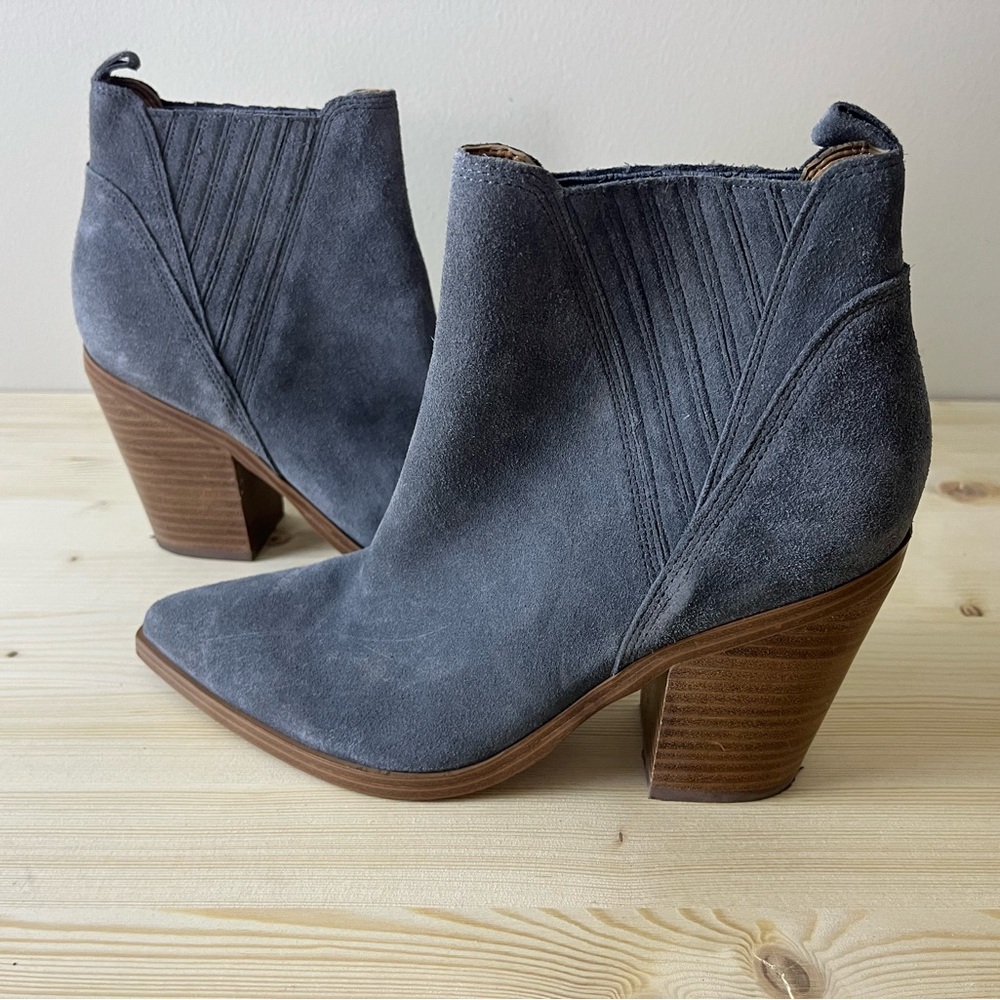 Marc Fisher Gadri Pointed Toe Gray Suede / Leather Booties Ankle Boots Size 9